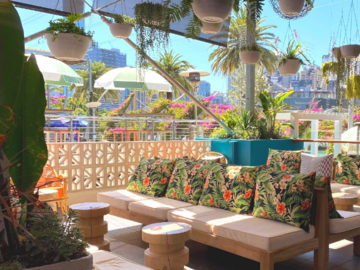 Book a meeting | $: Sunset Lounges | Perfect for small group meetings