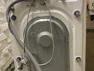 Biete Hilfe: Einbaukühlschrank und Waschmaschine