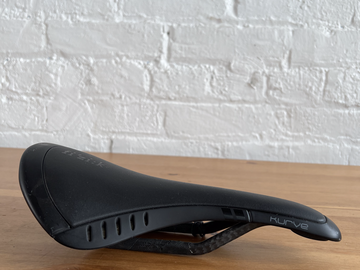 Selling with online payment: Fizik Kurve R1 Bull 