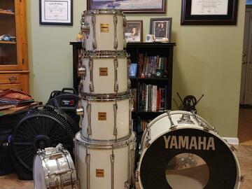 Wanted/Looking For/Trade: Looking for 18" Yamaha Rock Tour Custom FT in Stage White 