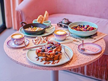 Free | Book a table: EL&N London Wardour Street I An extraordinary working space