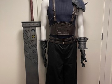 Selling with online payment: FFVII: Remake Cloud Strife Outfit w/ Buster Sword & Materia Set