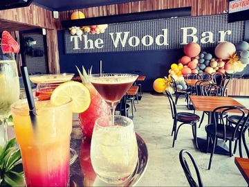Walk-in: Enjoy the cosiness and work tirelessly in The Wood Bar & Bistro