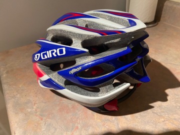 Selling with online payment: Giro helmet 