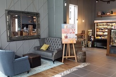 Walk-in: Complete your project in Caffè Nero I Buckingham Palace Rd SW1W