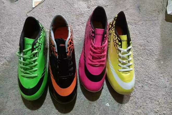 Men Sports Football Shoes in stock 