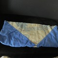 Vente au détail: trousse plate en tissu beige et bleu 