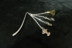 Vente au détail: marques pages en métal argenté avec deux perles et breloques 