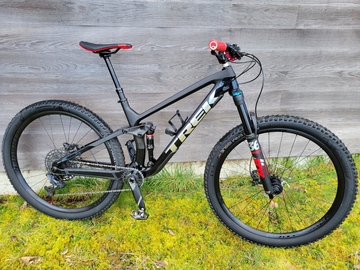 Selling with online payment: 2021 M/L Trek Fuel EX 9.7