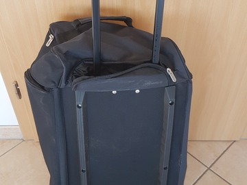 Biete Hilfe: Sporttasche mit Trolley-Funktion