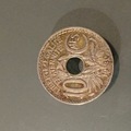 Troc: Pièce de monnaie de 19 centimes trouée - 1930