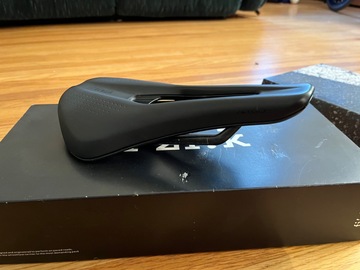 Selling with online payment: Carbon road saddle