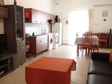 Rooms for rent: Gzira -  One double bedroomed apartment