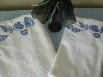 Sale retail: Drap de bain + serviette de toilette éponge blanc motif brodé