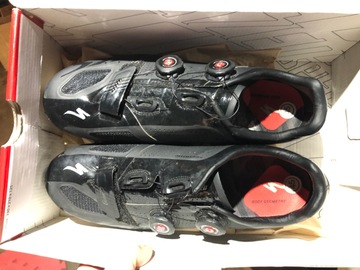 Selling with online payment: Specialized S-Works cycling shors