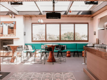 Book a meeting: Sky Bar | A light &  good space suitable for offsite