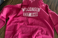 Selling A Singular Item: Wisconsin sweatshirt