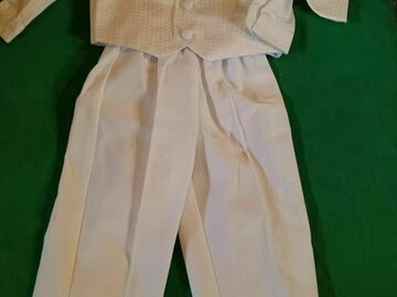 Selling with online payment: 5 Piece White Suit 2T - 3T