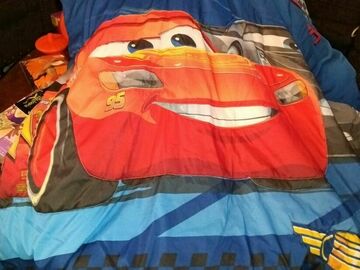 Selling with online payment: Cars Lightning McQueen Toddler Reversible Bedspread with Pillow