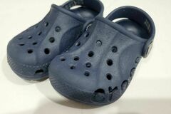 Selling with online payment: Crocs navy blue size c4 - c5 (fits 12-24 months)