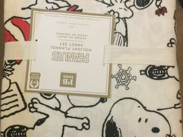Selling with online payment: Pottery Barn $139 Peanuts Snoopy FULL SHEET SET Holiday Christmas