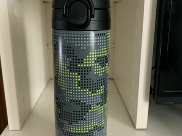 Selling with online payment: Pottery barn WATER BOTTLE LARGE 17oz school boy Teen Dot Camo neo