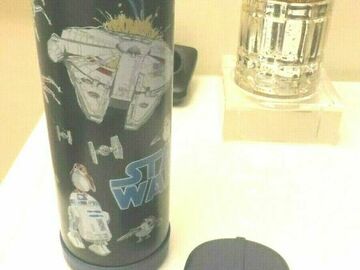 Selling with online payment: Pottery barn STAR WARS LARGE WATER BOTTLE Chewbacca+Lunc