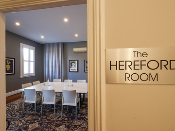 Book a meeting | $: Hereford Room | Breakout space for your next business meeting 
