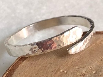 Vente au détail: Bague argent ouverte martelée 