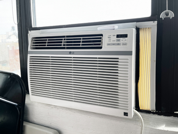 For Sale: LG 18,000 BTU Window Air Conditioner