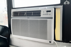 For Sale: LG 18,000 BTU Window Air Conditioner