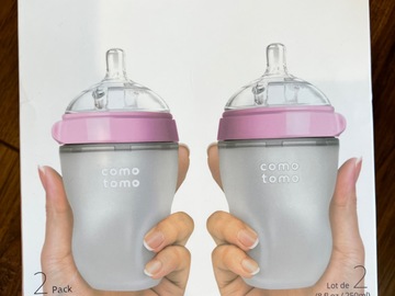 Selling with online payment: Brand new Comotomo Bottles 2pk 8oz