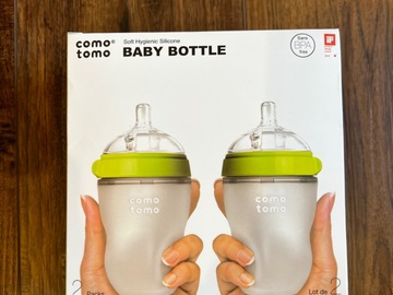 Selling with online payment: New in box Comotomo Bottles 2pk 8oz