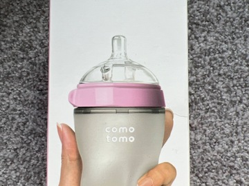Selling with online payment: New in box Comotomo 1 x 8oz bottle 