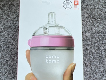 Selling with online payment: New in box Comotomo Bottle 1 x 5oz