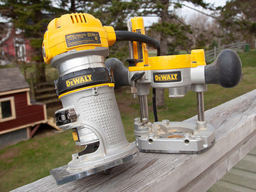 Renting out with online payment: Dewalt Hand Router