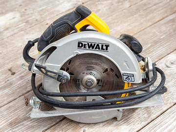 Renting out with online payment: Dewalt Skill saw with Kreg Rip Cut Guide