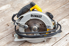 Renting out with online payment: Dewalt Skill saw with Kreg Rip Cut Guide