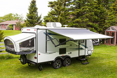 Renting out with online payment: Jay Feather 17 foot Hybrid Camper