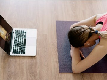 Actualité: Séances de yoga en live depuis chez vous