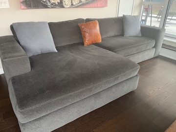 Selling: Perfect condo deep sectional 
