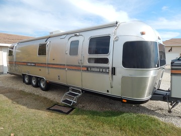 For Sale: 1987 Airstream Limited 34'