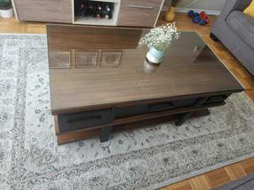 Selling: Coffee table 