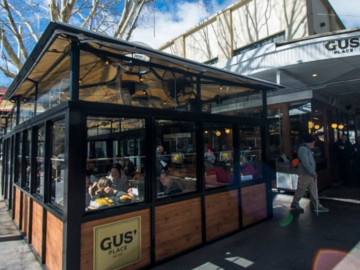 Free | Book a table: Work freely with your friends at the Gus' Place