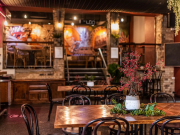 Free | Book a table: Embassy Bar&Kitchen, the best place to work in a good atmosphere