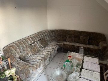 Biete Hilfe: Couch 2.60 x 2.50 m
