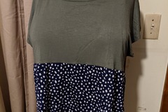 For sale: Flowy Tiered Tee, XL, NWT