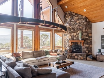 Hourly Rental: Large Cozy Cabin in Utah Mountains on 11 acres
