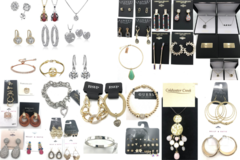 Liquidation / Lot de gros: $4,000.00 All High end Jewelry-Macy's , Nordstrom, Chico's ect.