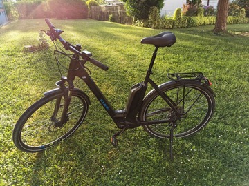 verkaufen: Junges Gebrauchtes (3500km) E-Bike CUBE Touring Hybrid ONE 500,